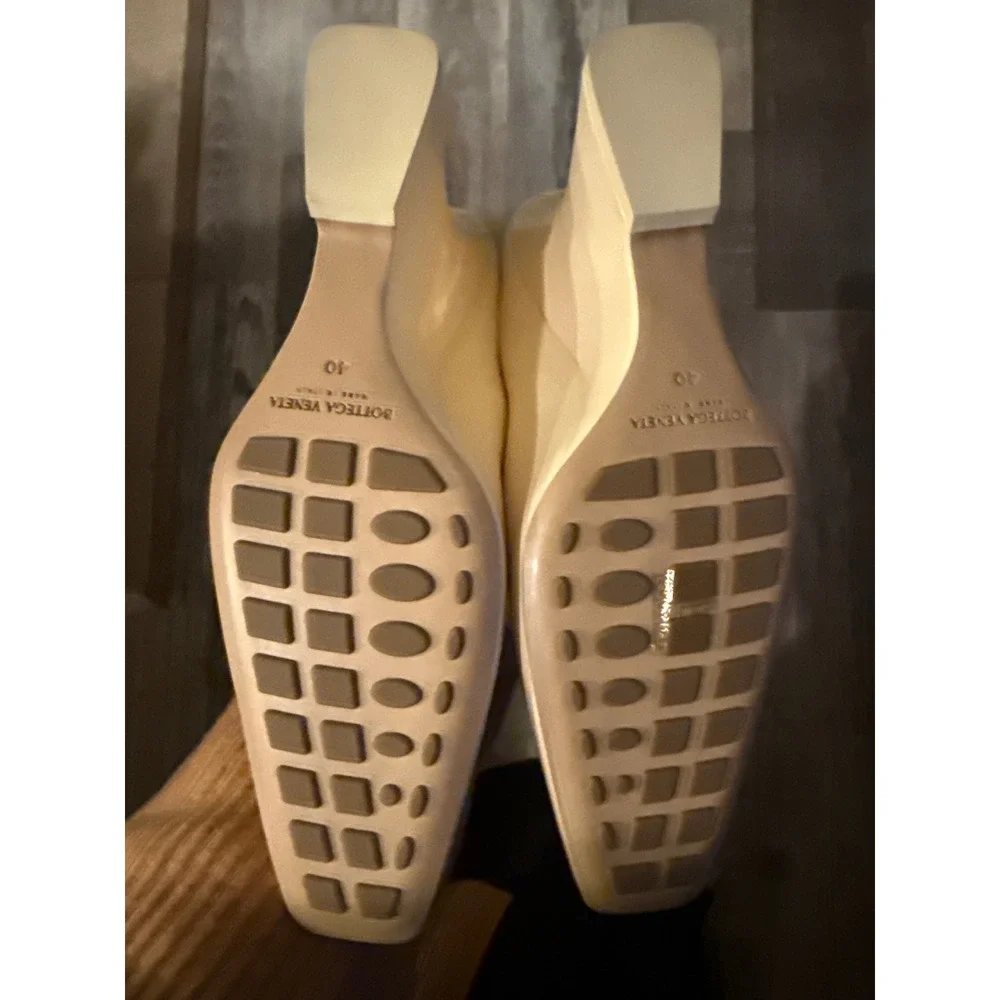 Bottega Veneta Wedge Cream Patent Leather Square‎ Toe Mary Jane Buckle Heels 40